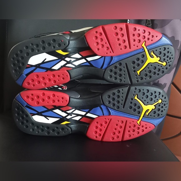 AIR JORDAN RETRO 8s “PLAYOFFS” - Picture 2 of 6